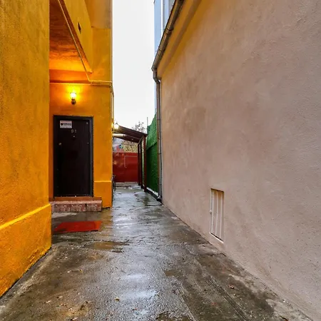 2 Hidden Gems - All U Need - By Uni88 Apartments Bucharest Exterior photo