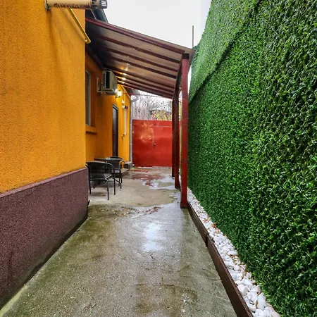 2 Hidden Gems - All U Need - By Uni88 Apartments Bucharest Exterior photo