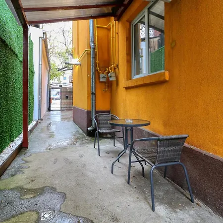 2 Hidden Gems - All U Need - By Uni88 Apartments Bucharest Exterior photo