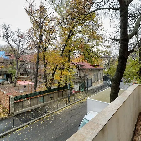 2 Hidden Gems - All U Need - By Uni88 Apartments Bucharest Exterior photo