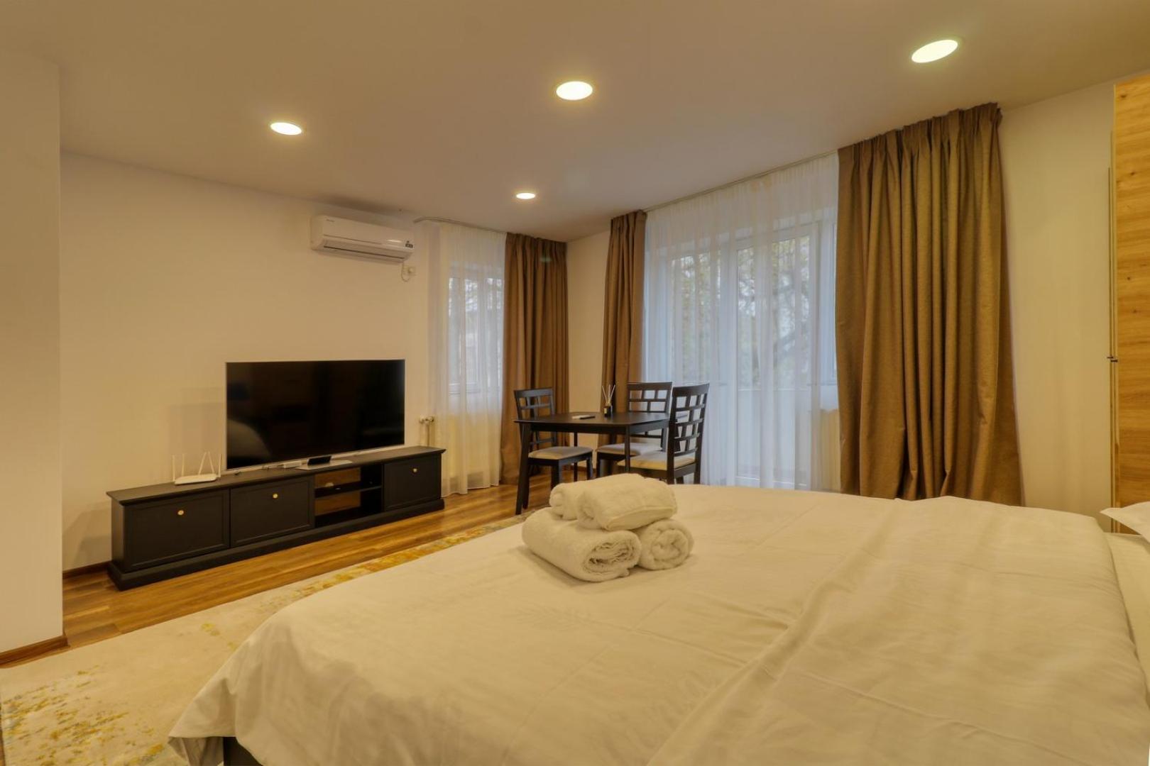 2 Hidden Gems - U Need - By Uni88 Apartment Bucharest